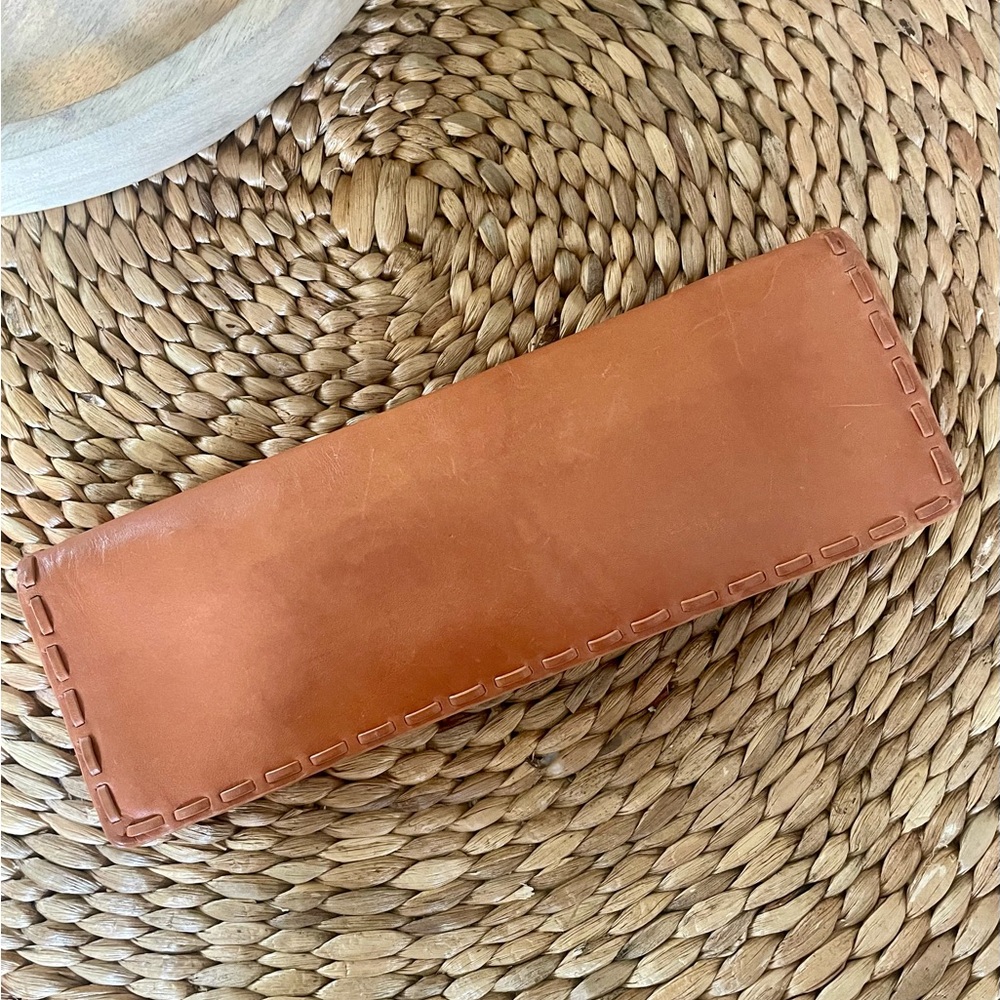 🐴 R  A  R  E  🐴
Tory Burch Western Inspired Clutch - Picture 5 of 5